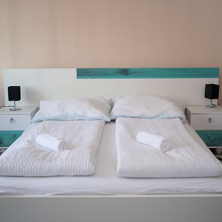 Milan House Apartment Arad Bagian luar foto