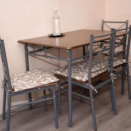 Milan House Apartment Arad Bagian luar foto