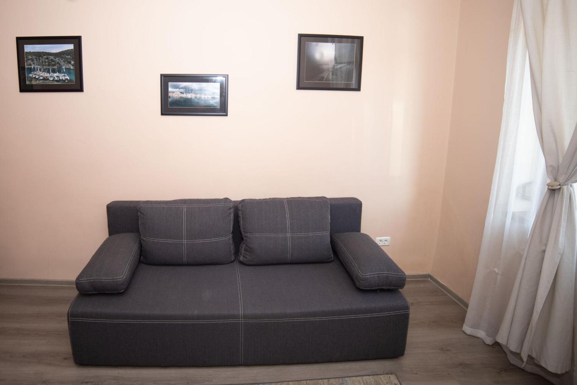 Milan House Apartment Arad Bagian luar foto