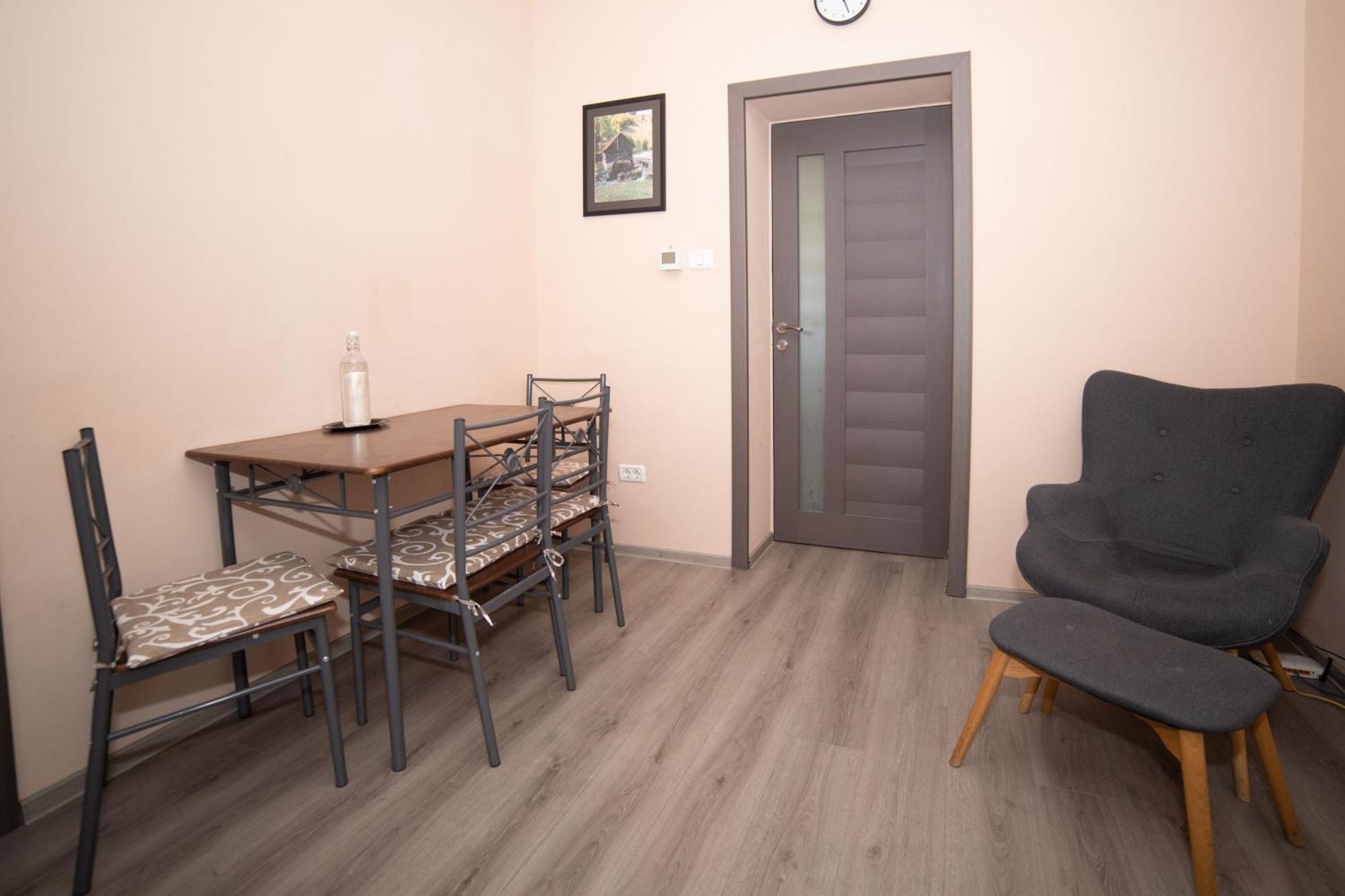 Milan House Apartment Arad Bagian luar foto