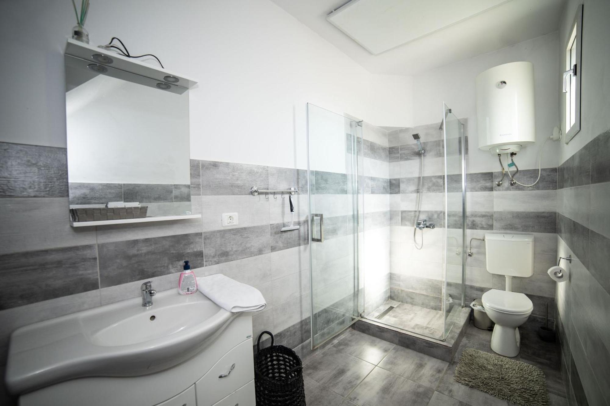 Milan House Apartment Arad Bagian luar foto